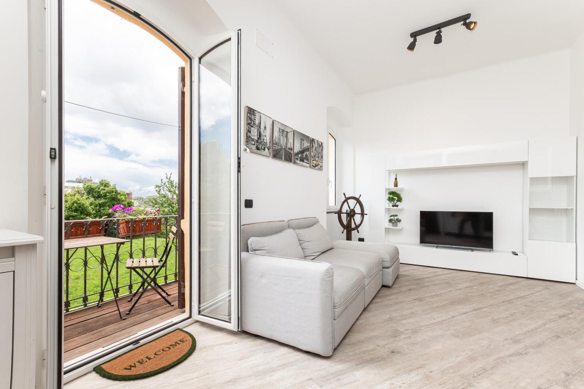 Spacious 3-Bedroom Apartment - 10 Min To City Center & 5 Min To Gaslini Hospital Janov Exteriér fotografie