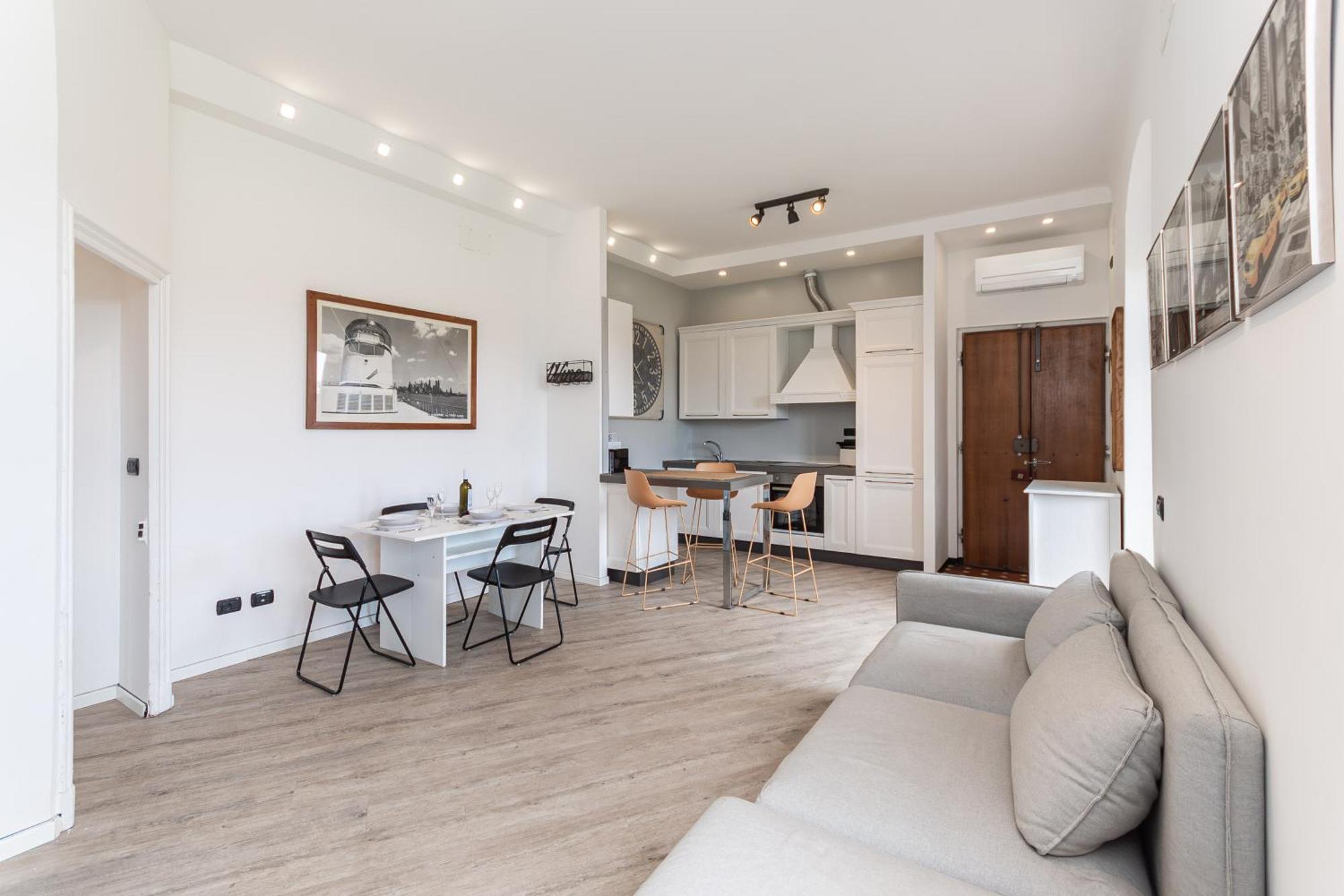 Spacious 3-Bedroom Apartment - 10 Min To City Center & 5 Min To Gaslini Hospital Janov Exteriér fotografie