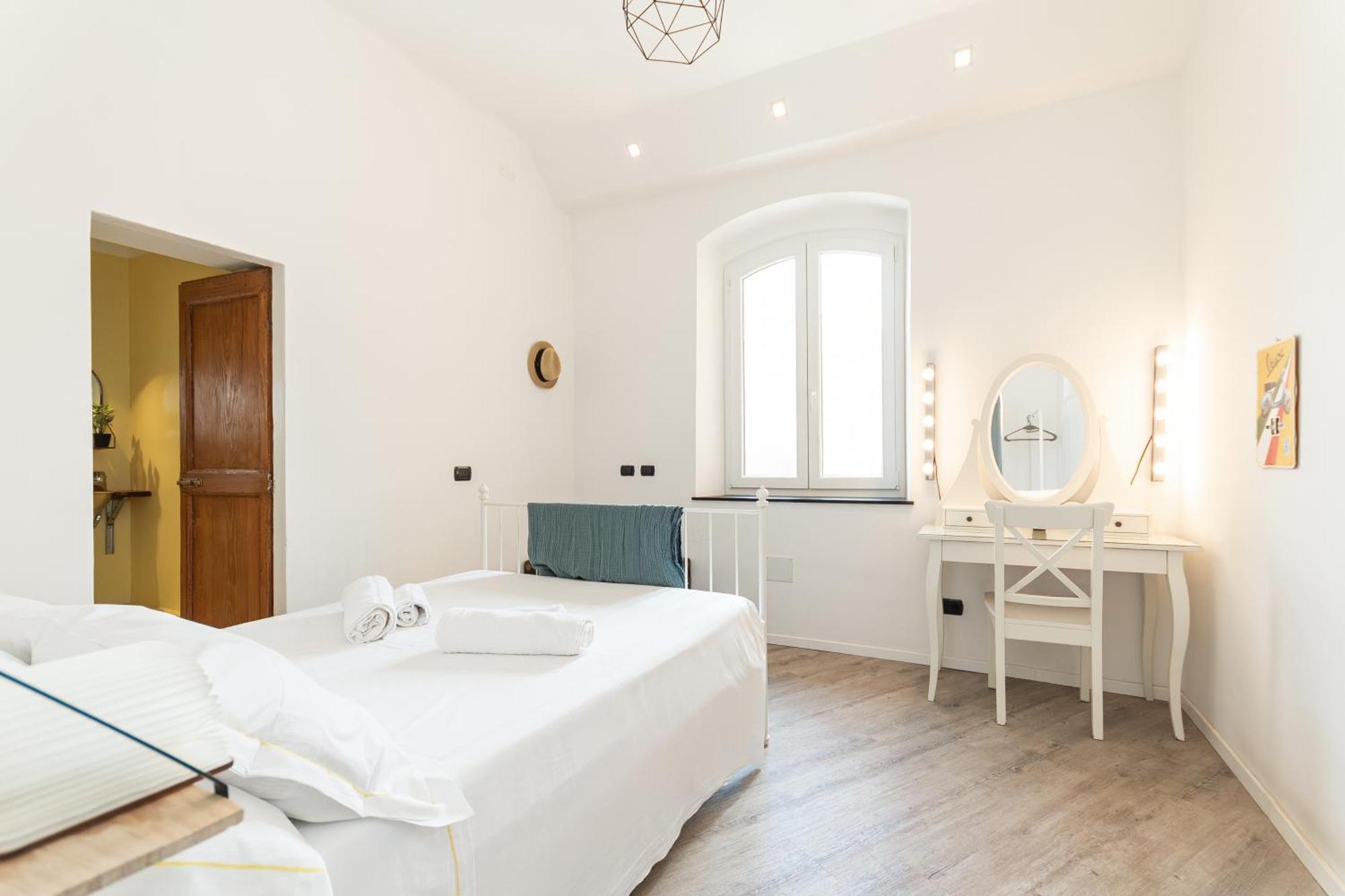 Spacious 3-Bedroom Apartment - 10 Min To City Center & 5 Min To Gaslini Hospital Janov Exteriér fotografie