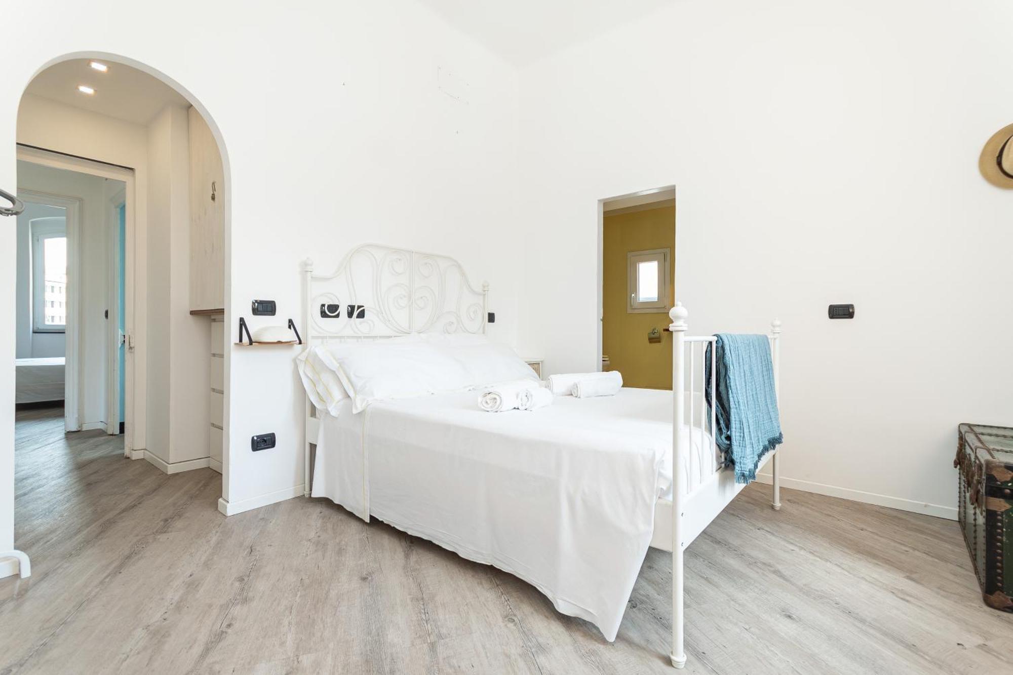 Spacious 3-Bedroom Apartment - 10 Min To City Center & 5 Min To Gaslini Hospital Janov Exteriér fotografie