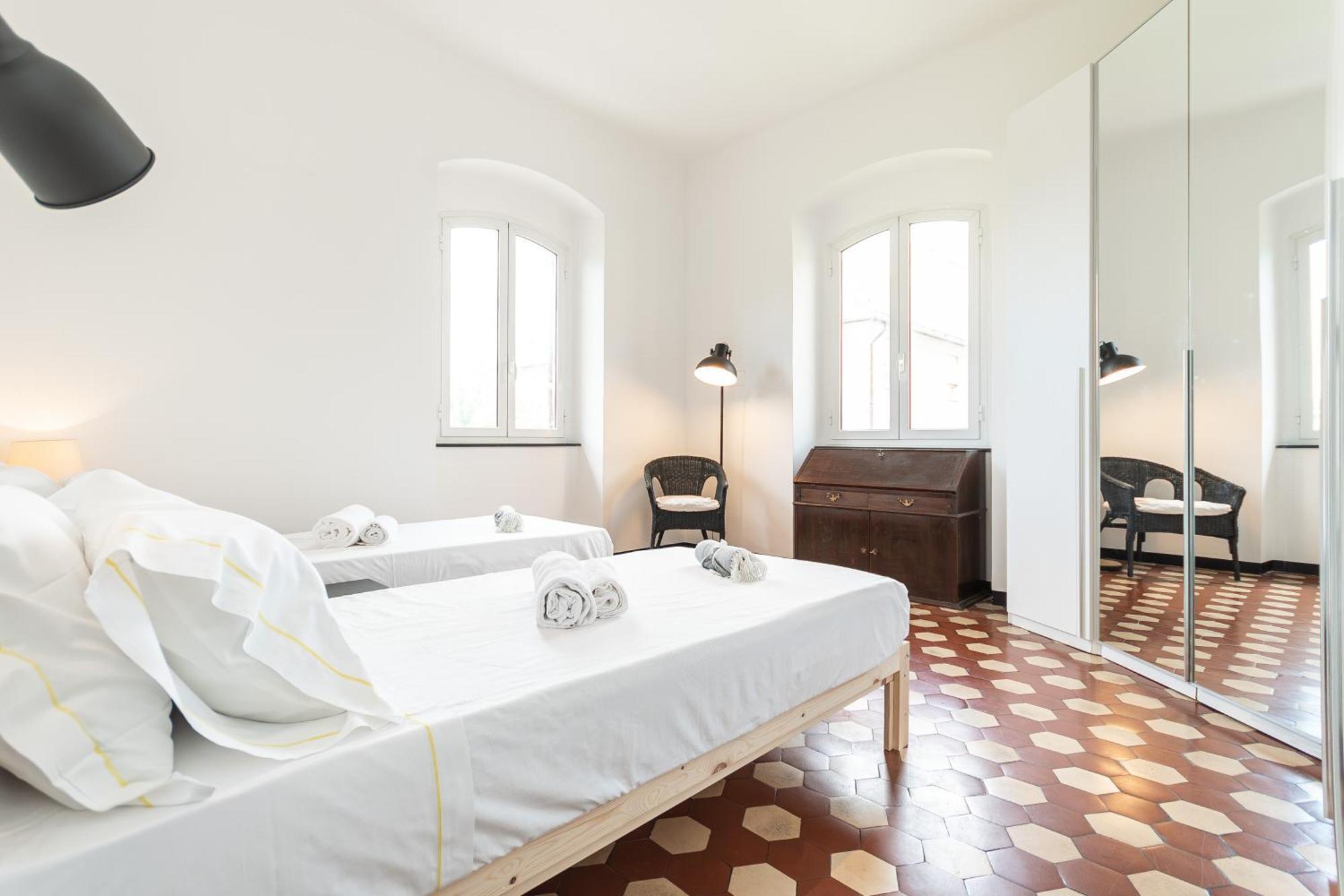 Spacious 3-Bedroom Apartment - 10 Min To City Center & 5 Min To Gaslini Hospital Janov Exteriér fotografie