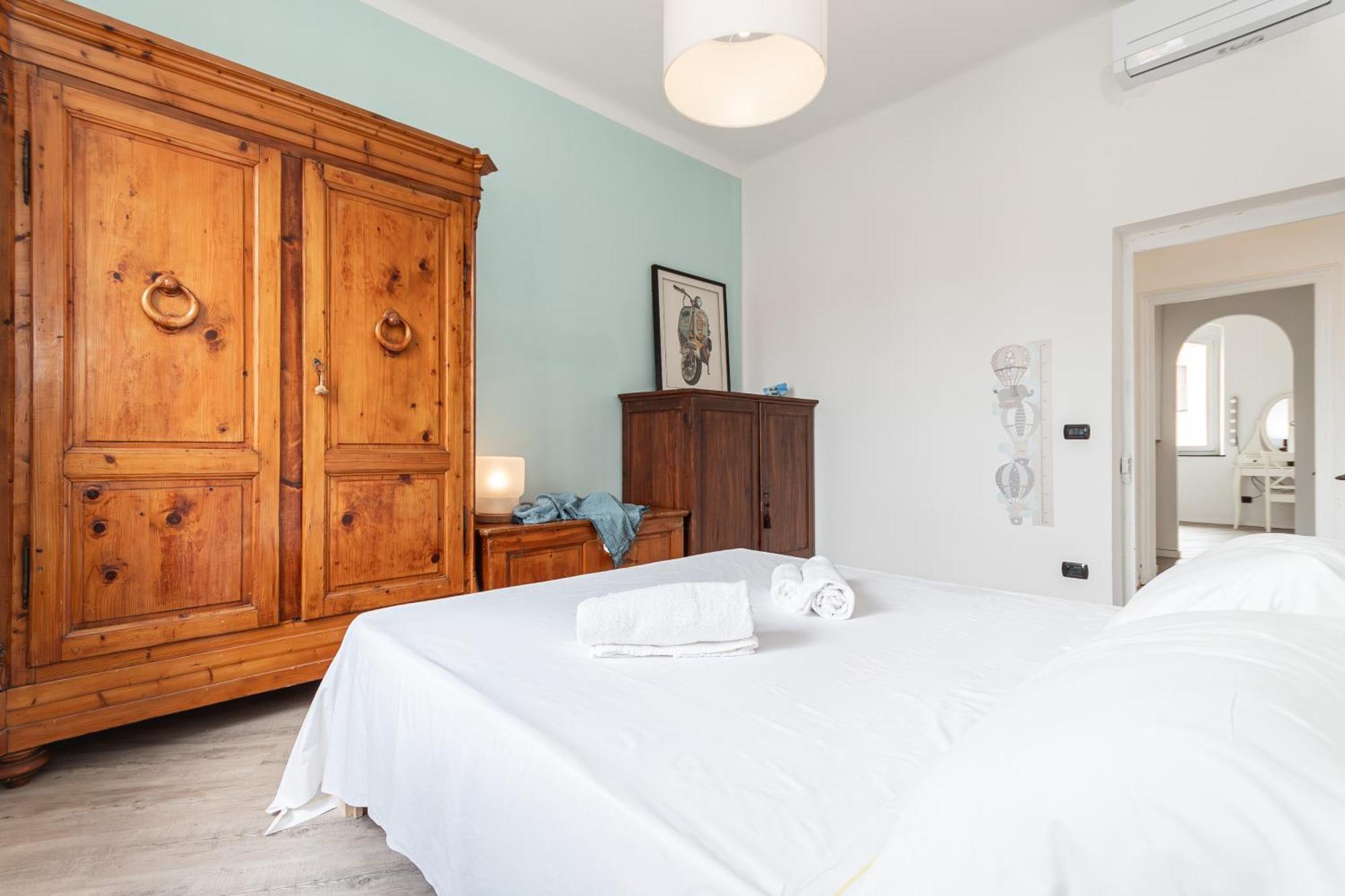Spacious 3-Bedroom Apartment - 10 Min To City Center & 5 Min To Gaslini Hospital Janov Exteriér fotografie