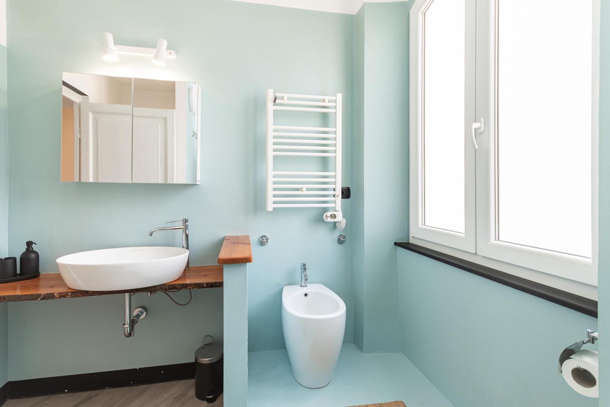 Spacious 3-Bedroom Apartment - 10 Min To City Center & 5 Min To Gaslini Hospital Janov Exteriér fotografie