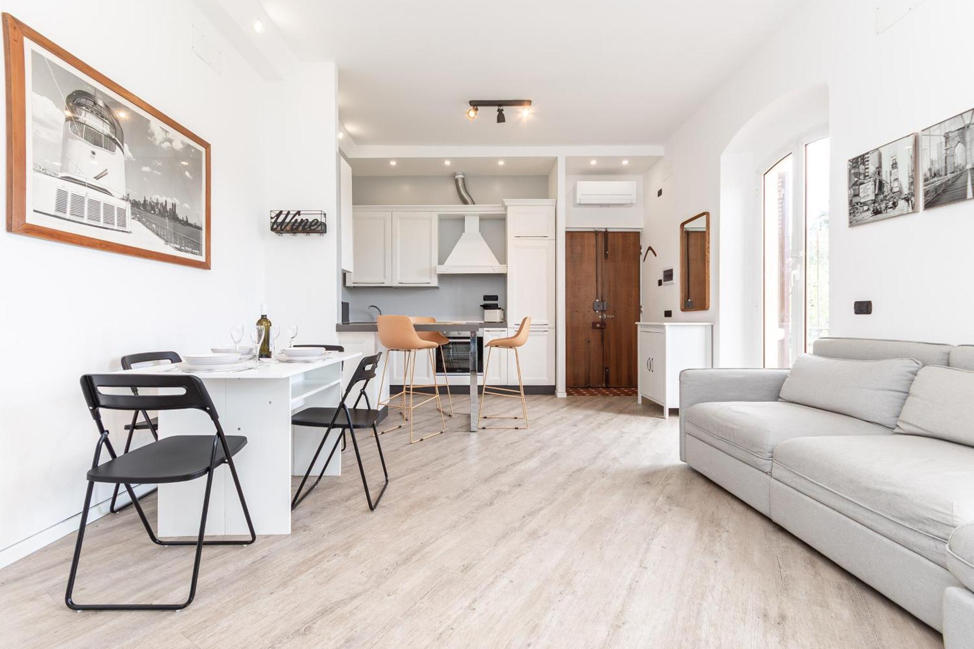 Spacious 3-Bedroom Apartment - 10 Min To City Center & 5 Min To Gaslini Hospital Janov Exteriér fotografie