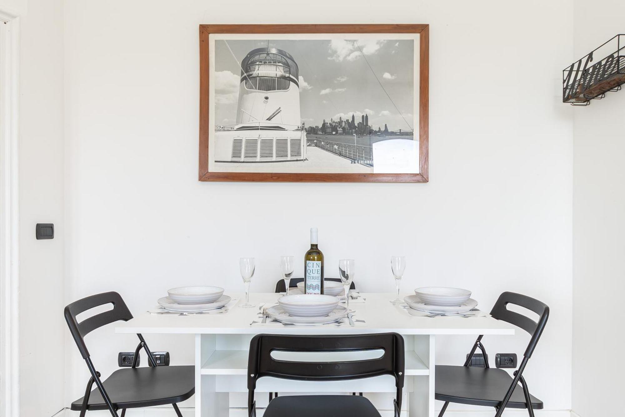 Spacious 3-Bedroom Apartment - 10 Min To City Center & 5 Min To Gaslini Hospital Janov Exteriér fotografie